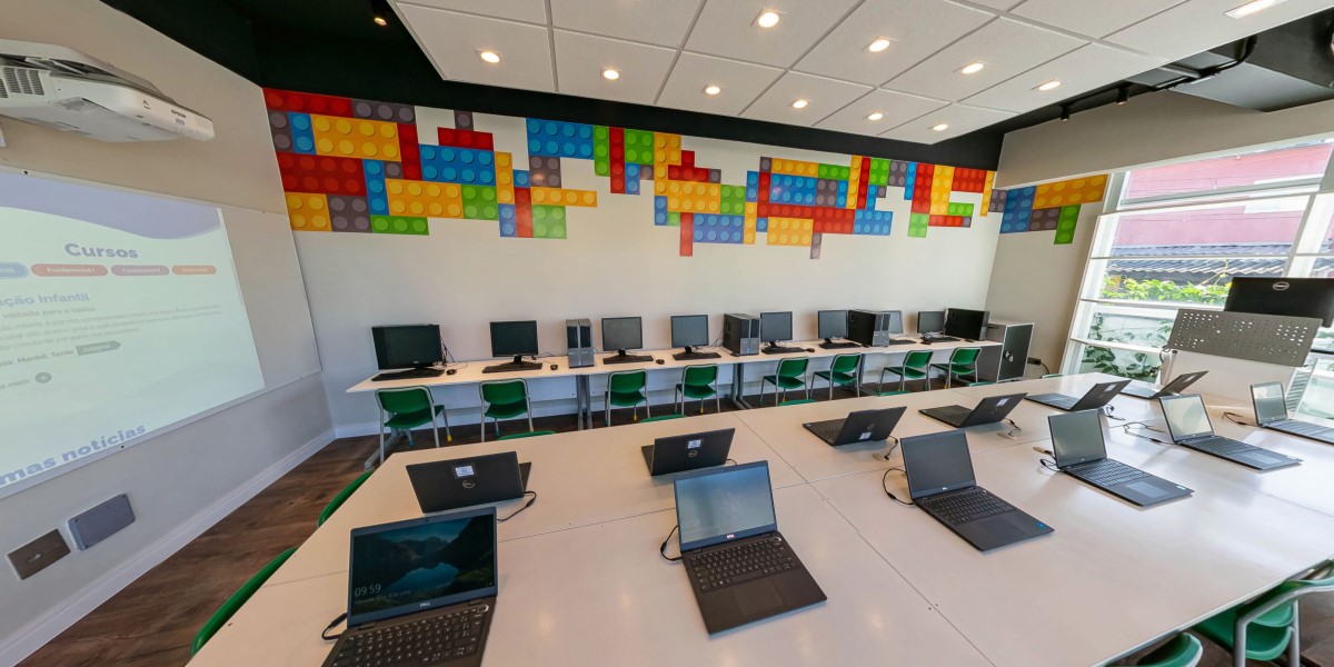 Sala de letramento digital da Educação Infantil (maternal ao 1º ano do Ensino Fundamental).